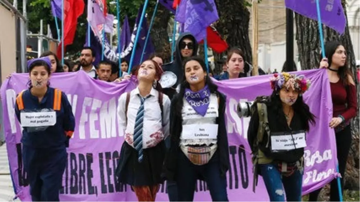 Kadına Yönelik Şiddet Dünya Çapında Protesto Edildi