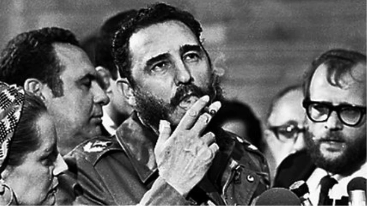 Küba\'nın Efsanevi Lideri Fidel Castro Hayatını Kaybetti