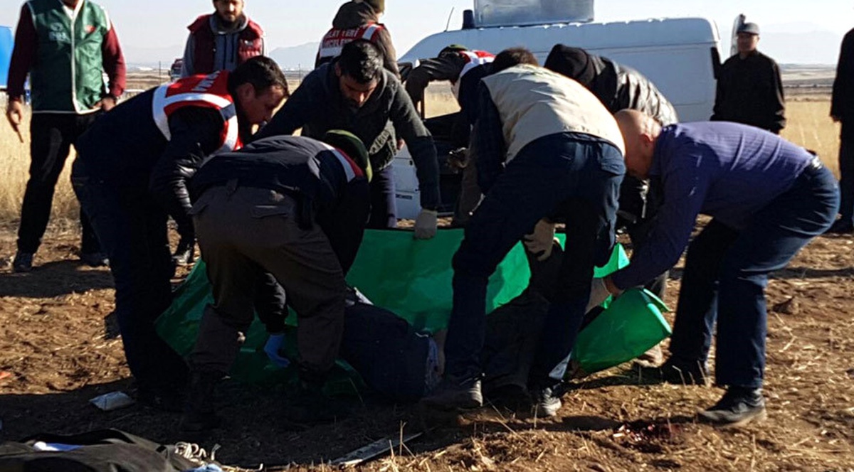 Nevşehir\'de Tiyatrocular Kaza Geçirdi: 1 Ölü, 1 Yaralı