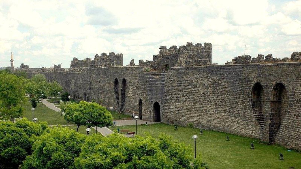 Diyarbakır Surları, Çin Seddi\'ni Geride Bıraktı