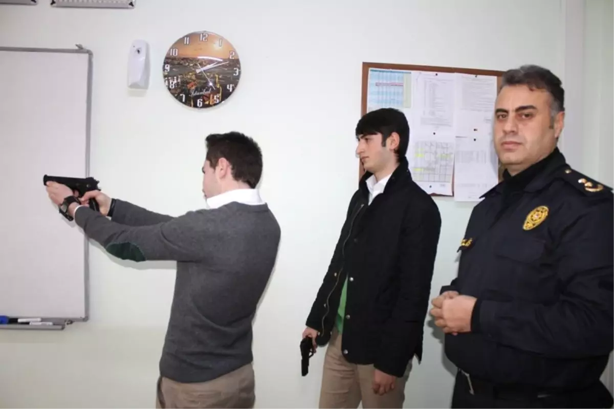 Polis Okullarında Hangi Tür Eğitimler Verilir?