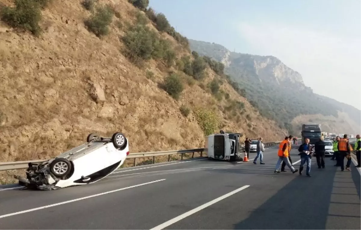 Tem\'de Kamyonete Çarpan Otomobil Takla Attı: 2 Yaralı