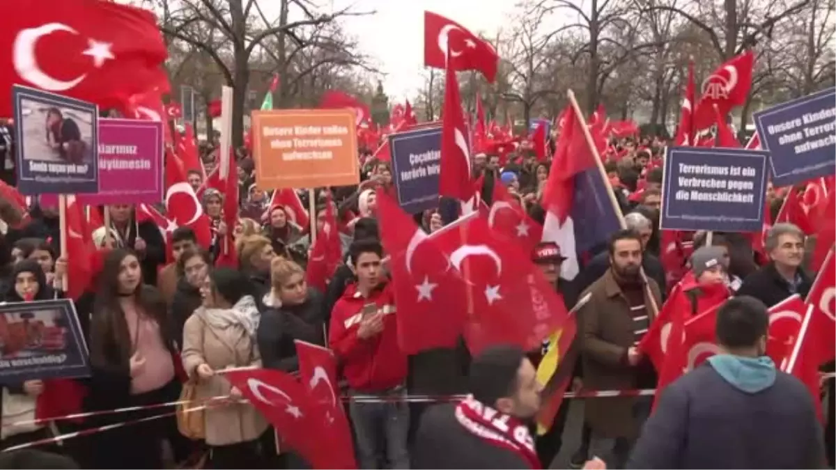 Teröre Lanet, Demokrasiye Davet" Gösterisi