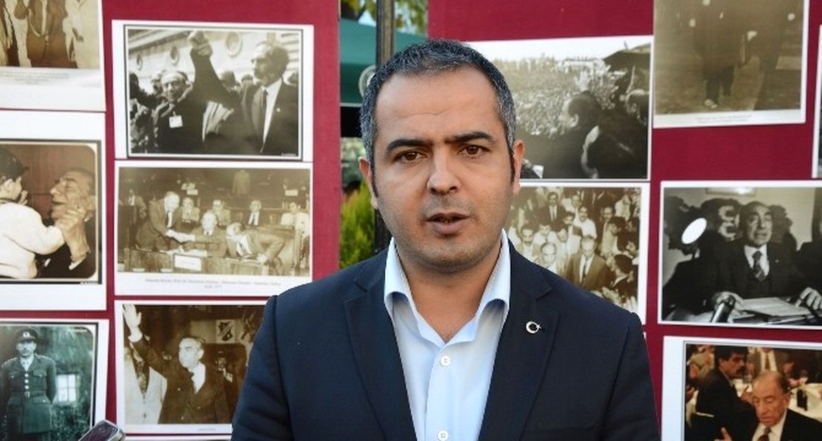 Uşak\'ta Türkeş\'in 99\'uncu Ad Gününde 99 Fotoğraf Sergisi Düzenledi