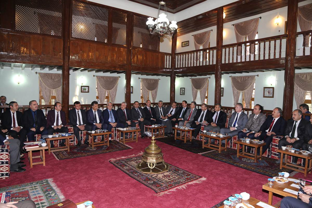 Vali Gül, Okul Müdürleriyle Bir Araya Geldi