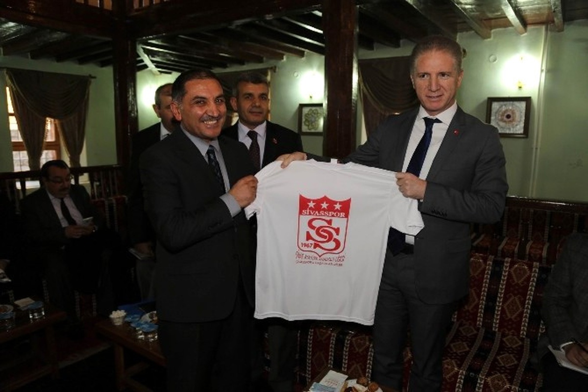 Vali Gül, Okul Müdürleriyle Bir Araya Geldi