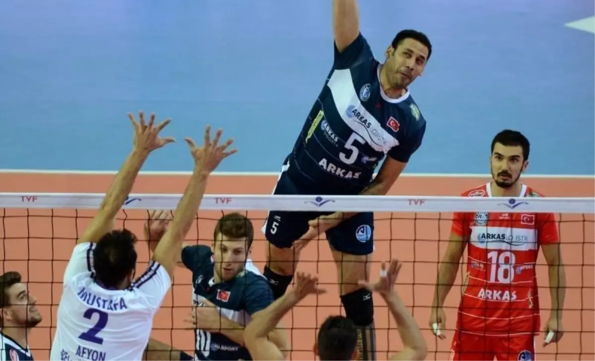 Voleybol: Efeler Ligi