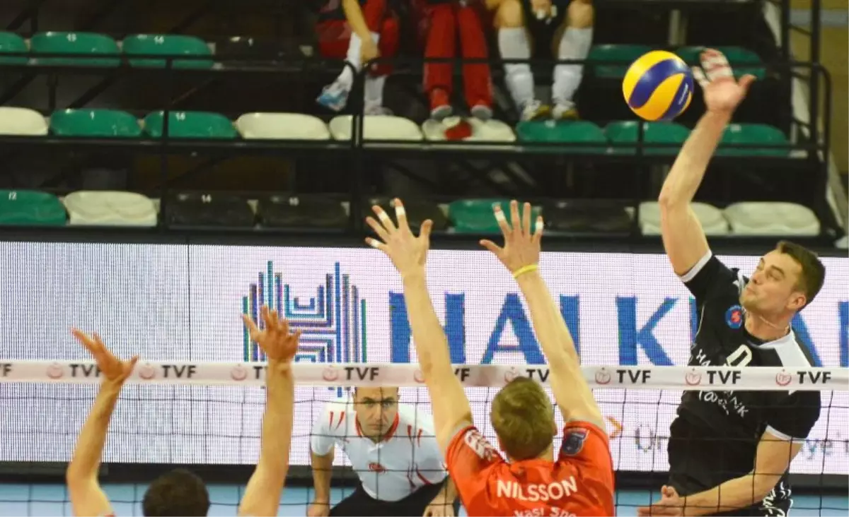 Voleybol: Efeler Ligi