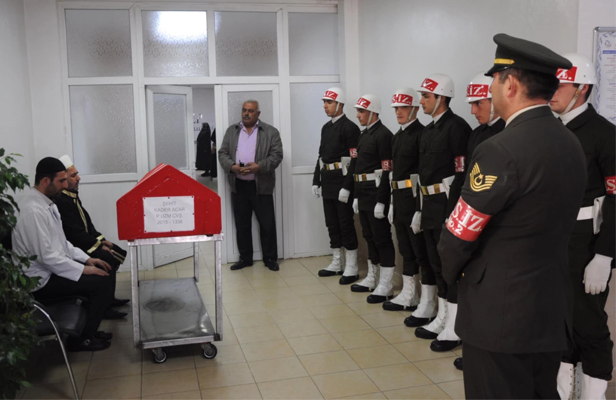 Zonguldaklı Piyade Uzman Çavuş Kader Acar\'ı 5 Bin Kişi Uğurladı