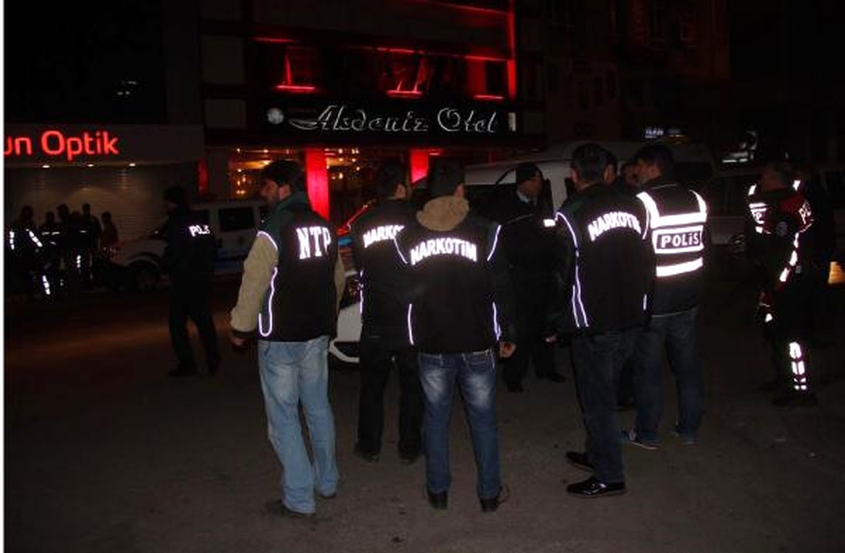Adana\'da Bar ve Gece Kulüplerine Asayiş Uygulaması