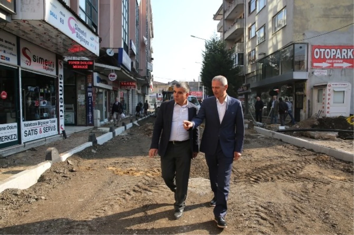 Başkan Dişli, Eski Reji Sokak\'taki Çalışmaları İnceledi