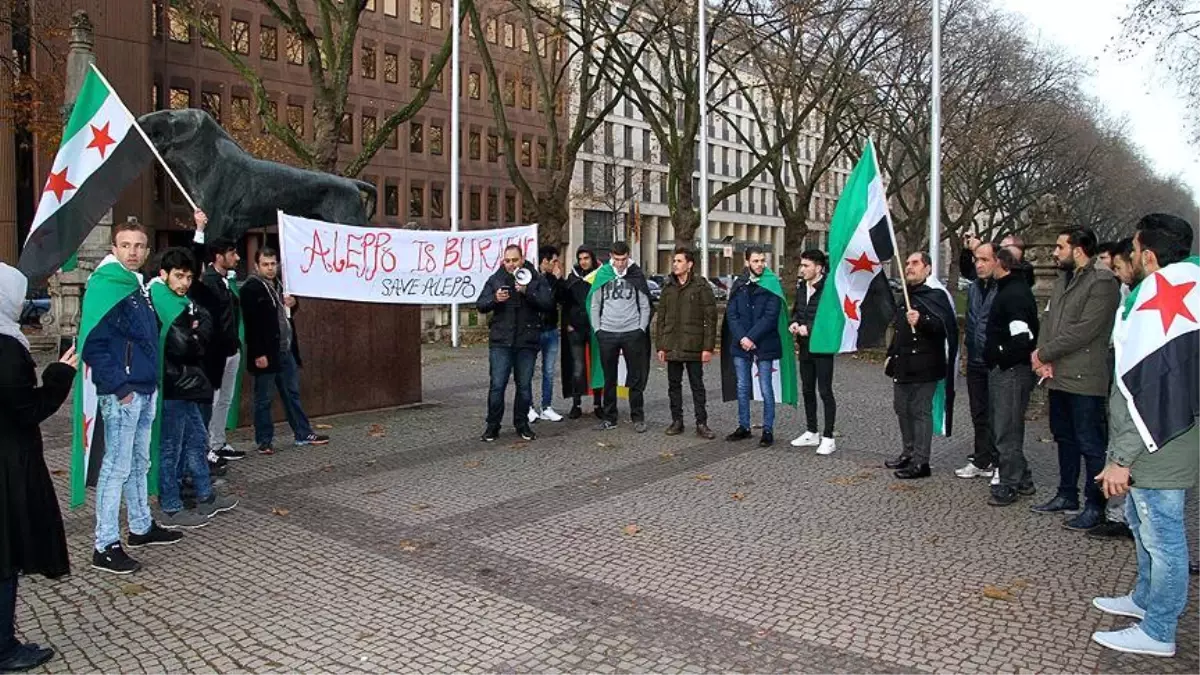 Halep\'e Yönelik Hava Saldırılarına Almanya\'da Protesto