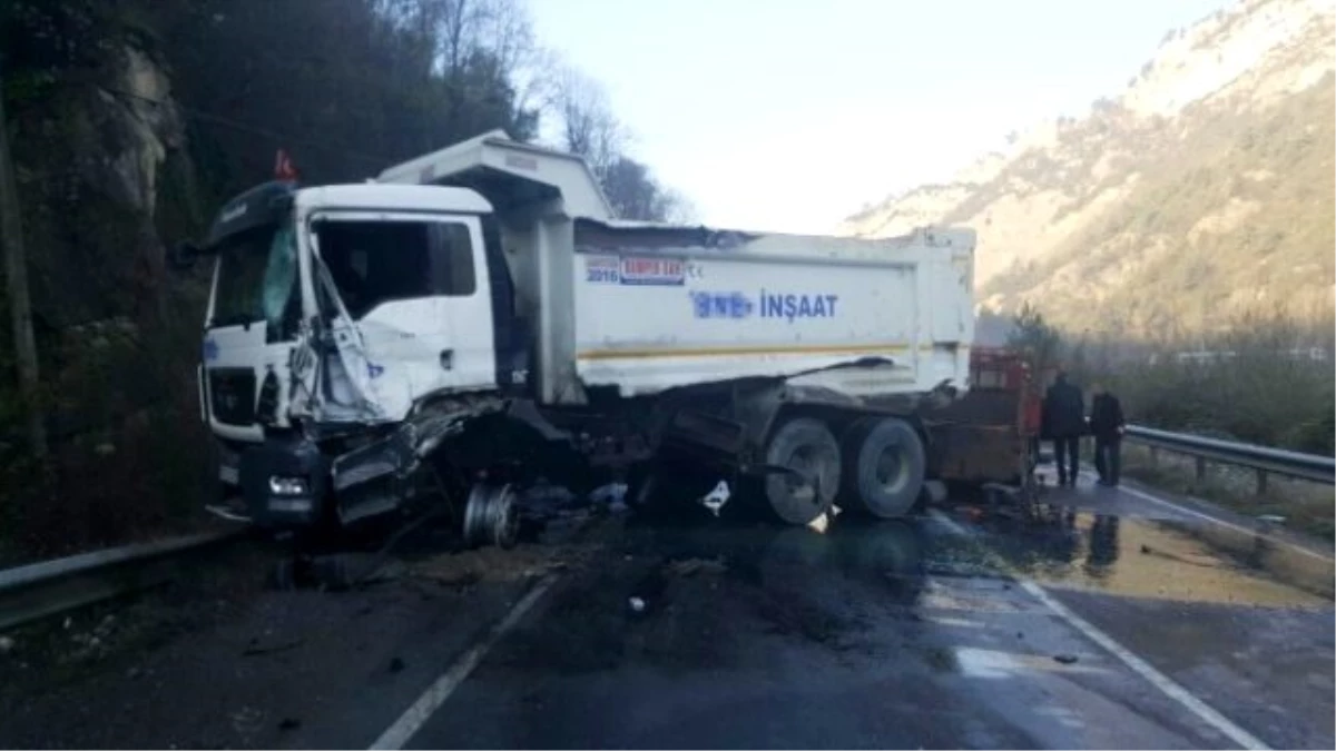 Karabük\'te Trafik Kazası: 2 Yaralı