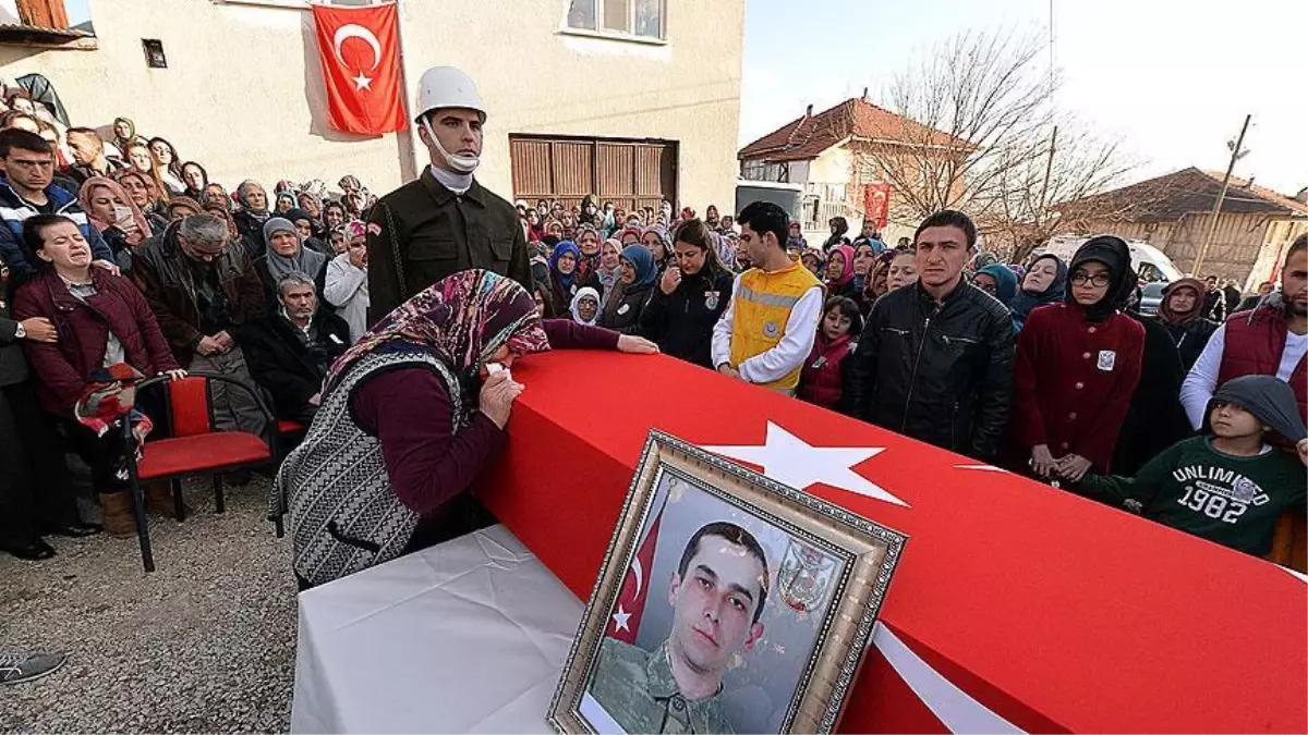 Karabüklü Şehit Askeri Binler Tarafından Uğurlandı