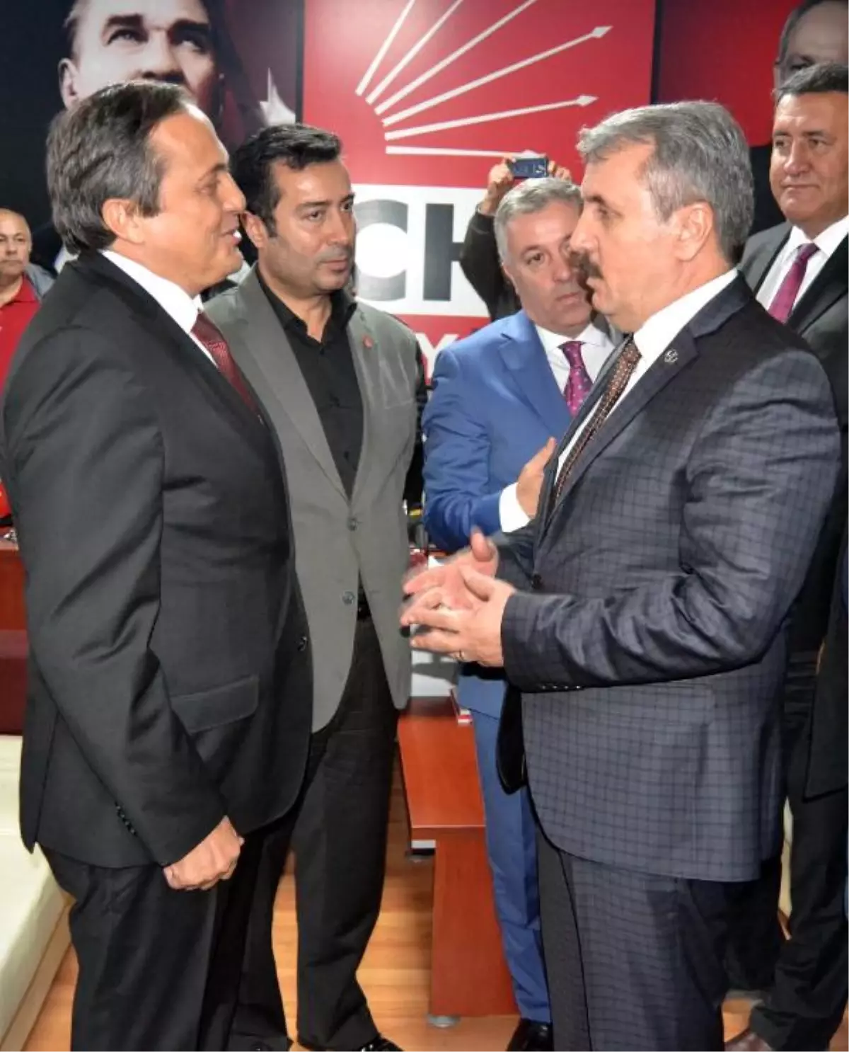 Kayseri\'de CHP İlçe Binasının Kundaklandığı Öne Sürüldü (4)