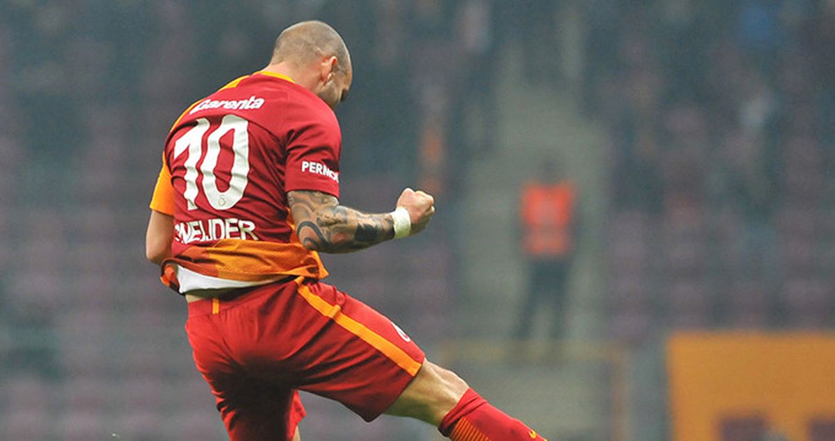 Marca Gazetesi: Sneijder'in Golü, Carlos'un Fransa'ya Attığına Benziyor