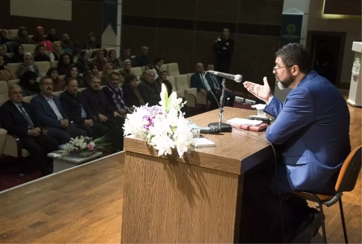 Meram\'da "Hak Söz Dinlemek İçin Hz. Mevlana" Konferansı Gerçekleştirildi