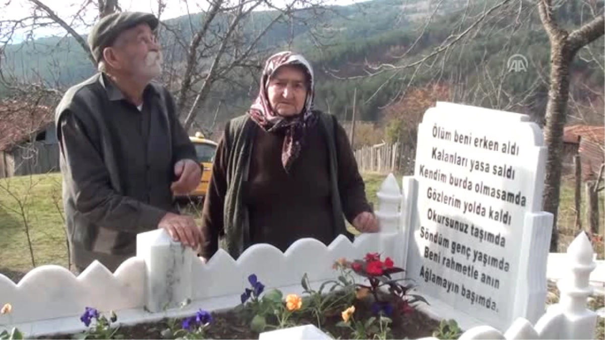 Şehit Oğullarının Kabrini Beklemek Için Köyü Terk Etmiyorlar - Kastamonu