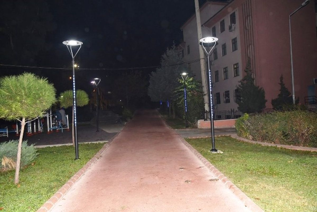 Yunusemre\'de Parklar Işıl Işıl