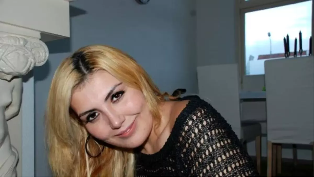 Atatürk\'e Hakaret Eden Gelin Adayının Skandal Görüntüleri Çıktı