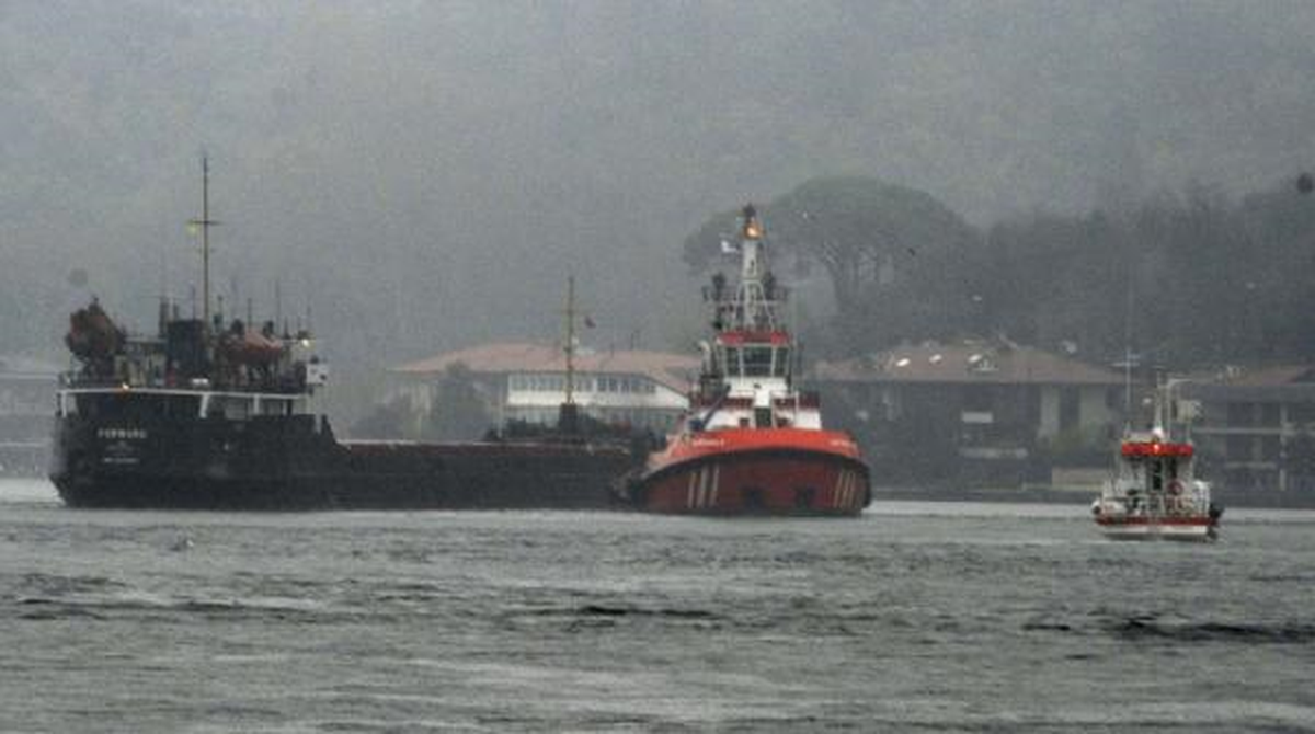 Boğazda Rotadan Çıkan Tanker, Gemiye Çarptı