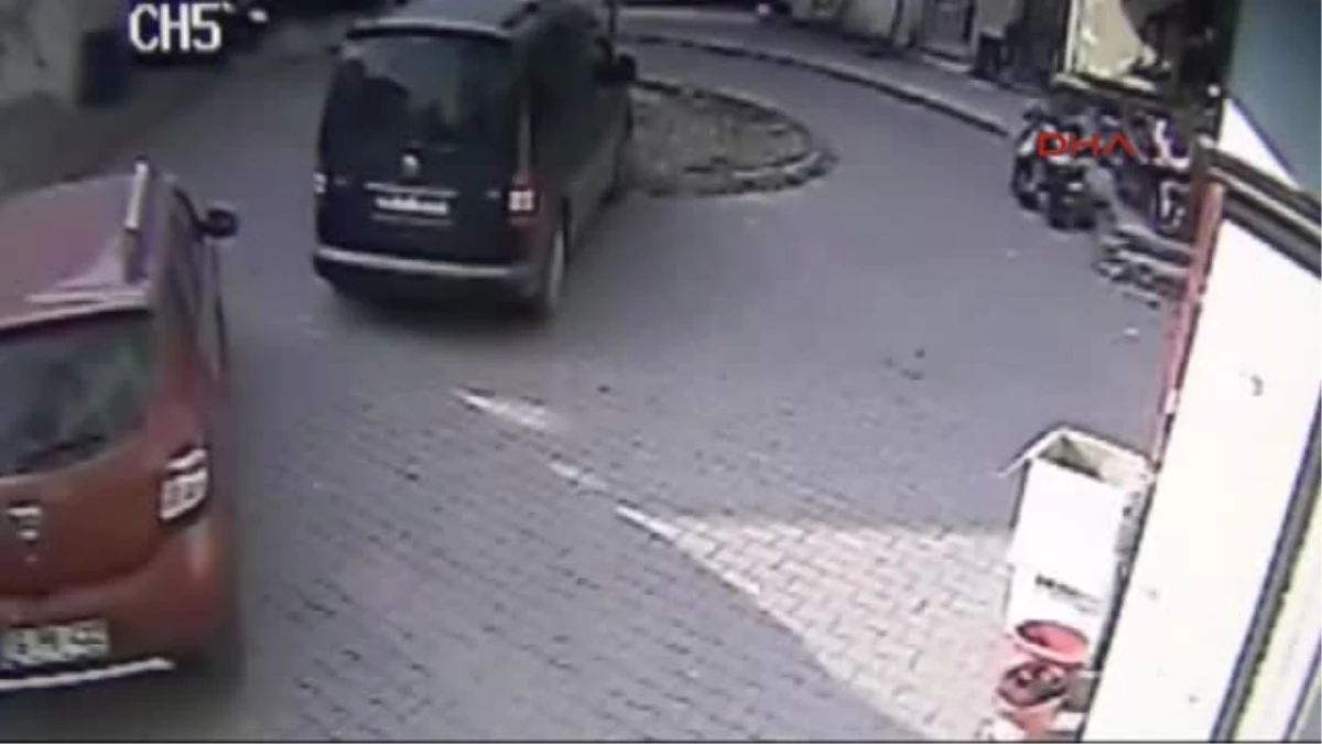 Bursa Bebek Arabası Çalan Hırsız Güvenlik Kamerasına Yakalandı