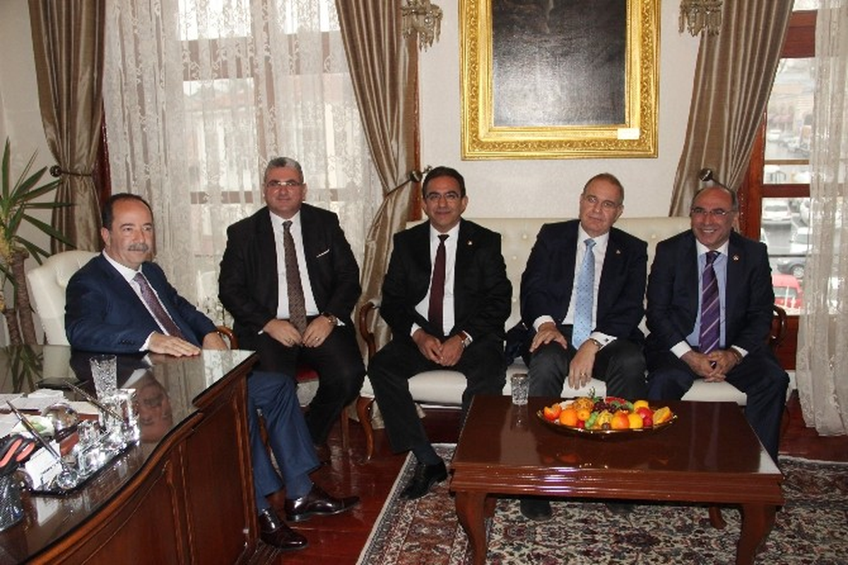 CHP\'li Öztrak: "Kokudan Durulamaz Hale Geldi"