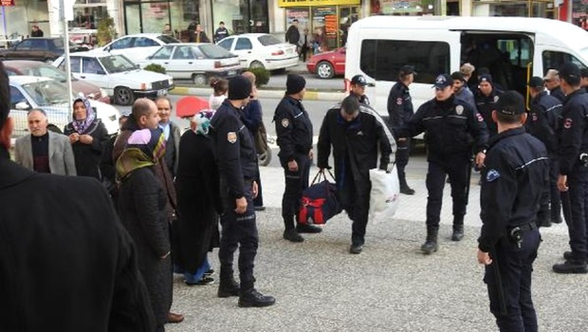 Çorum\'da Fetö Soruşturmasında 9\'u Asker, 10 Kişi Adliyeye Sevk Edildi
