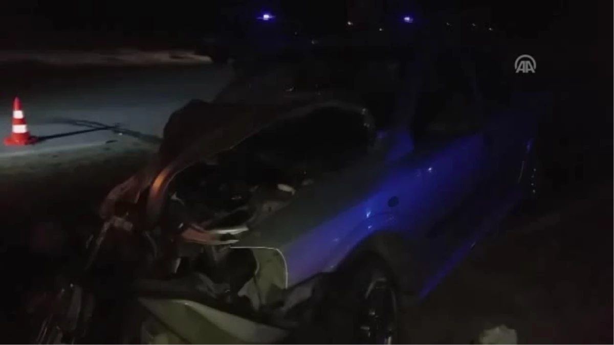 Çorum\'da Otomobille Minibüs Çarpıştı: 9 Yaralı