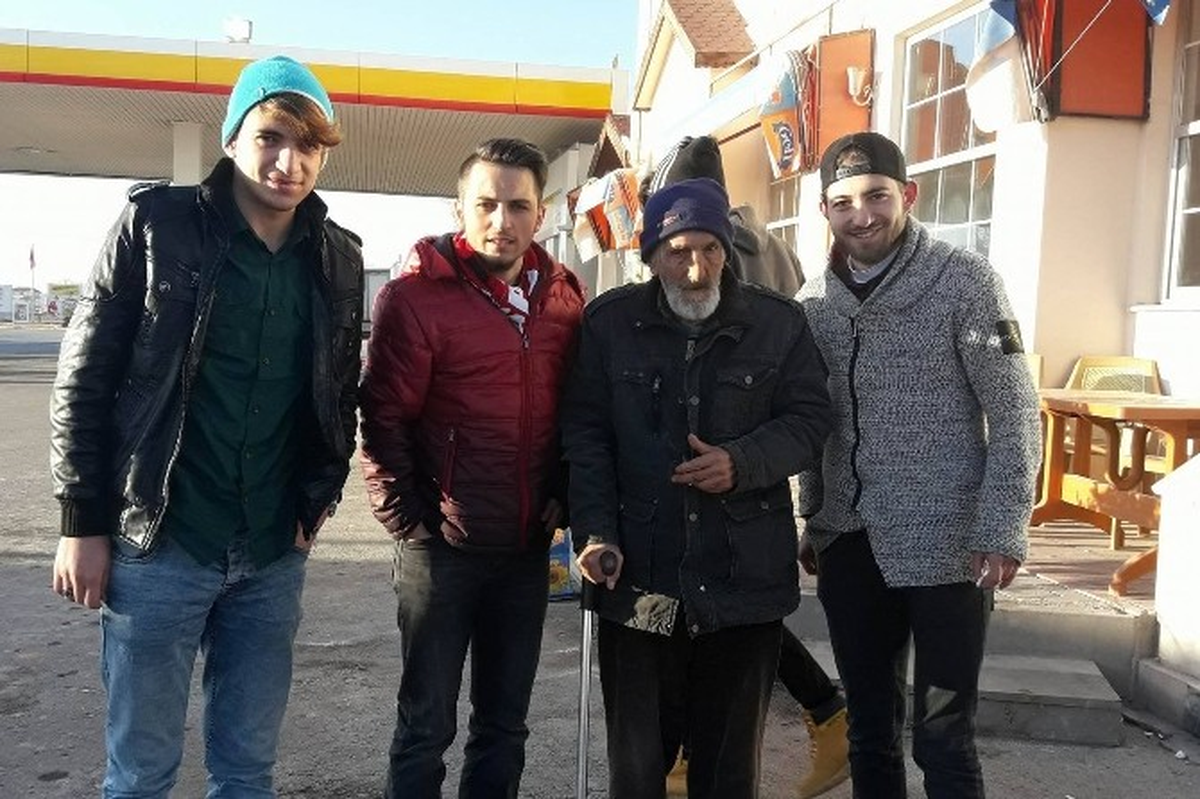 Gümüşhanespor İçin 76 Yaşında Bin 300 Km Yol Yaptı