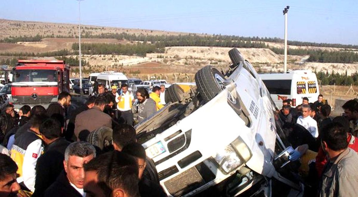 Güncelleme - Şanlıurfa\'da Okul Servisi Devrildi: 26 Yaralı