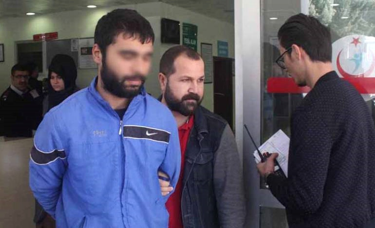 Işıkta Bekleyen Otomobilde Kapkaç Yaptı, Yakalandı