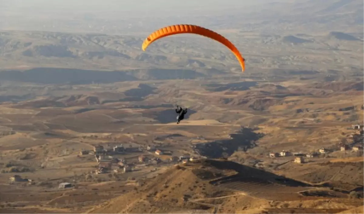 Kapadokya Yamaç Paraşütüyle Şenlenecek