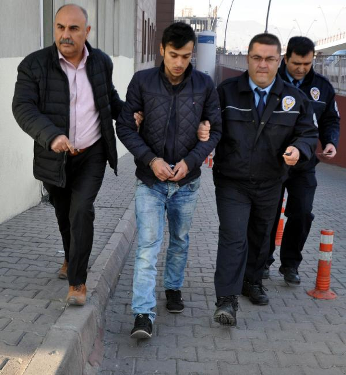 Kılıçdaroğlu'na Kızdığı İçin CHP Binasını Kundaklamış