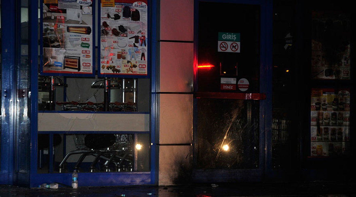 Market Zincirine Silahlı- Molotoflu Saldırı