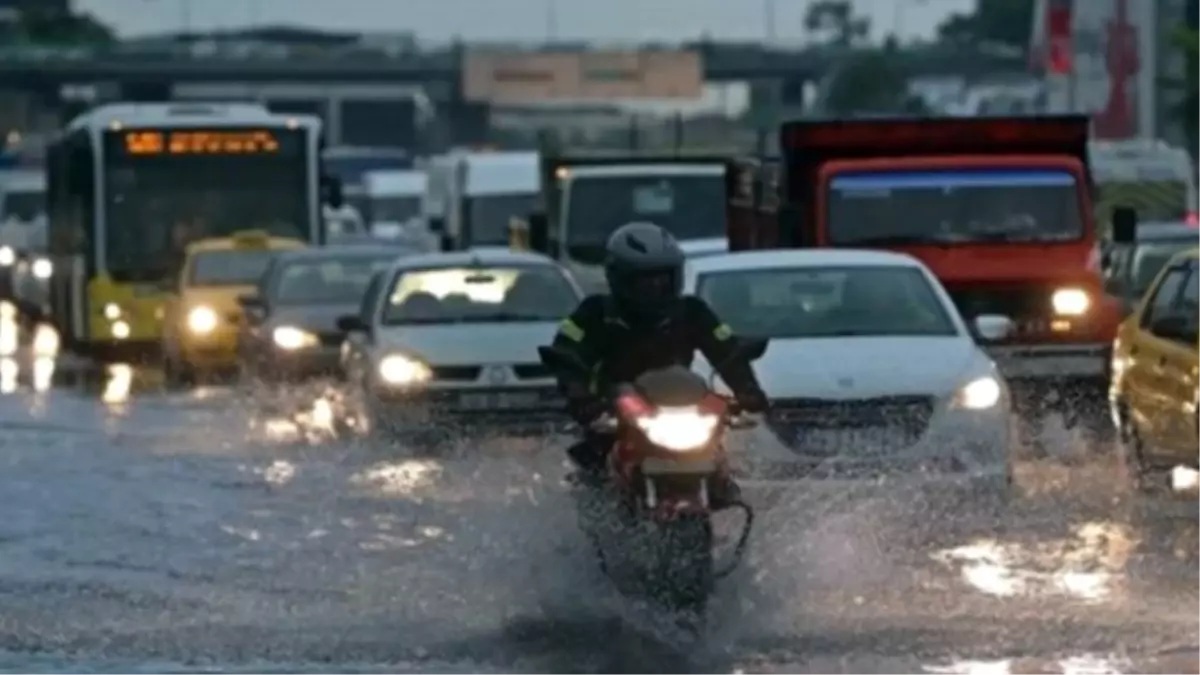 Meteoroloji Kuvvetli Yağış İçin Saat Verdi