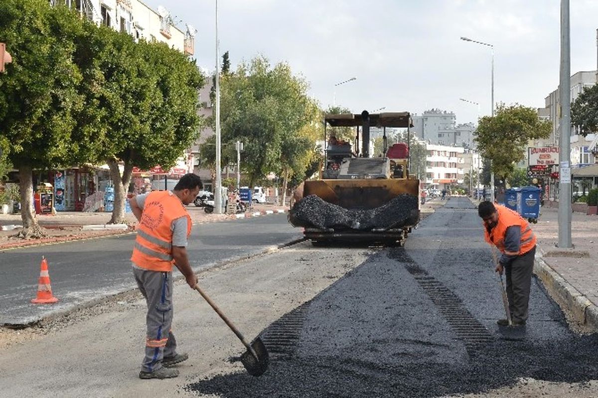 Muratpaşa Belediyesi Balıkçıoğlu Caddesi\'ndeki Çalışmaları Tamamladı