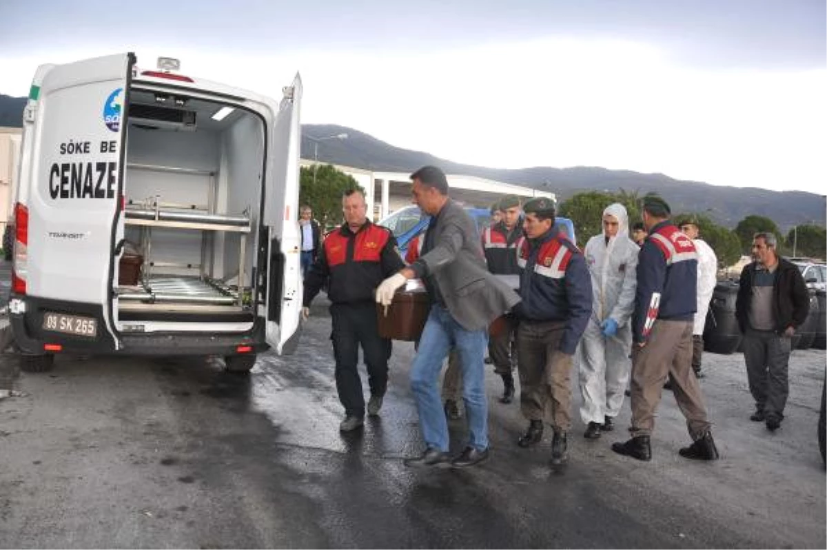 Otomobil Traktöre Çarptı: 2 Ölü, 3 Yaralı