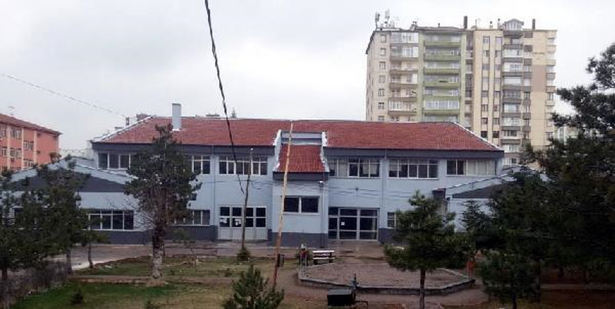 Spor Salonu Kitap Deposu Gibi