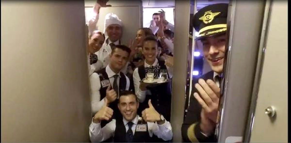 THY de Modaya Uydu, Uçuş Ekibi Dondu