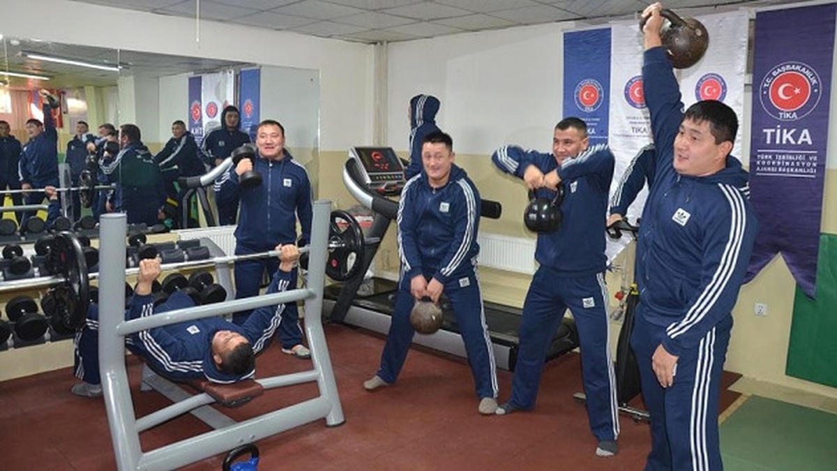 Tika\'dan Moğol Sporculara Destek