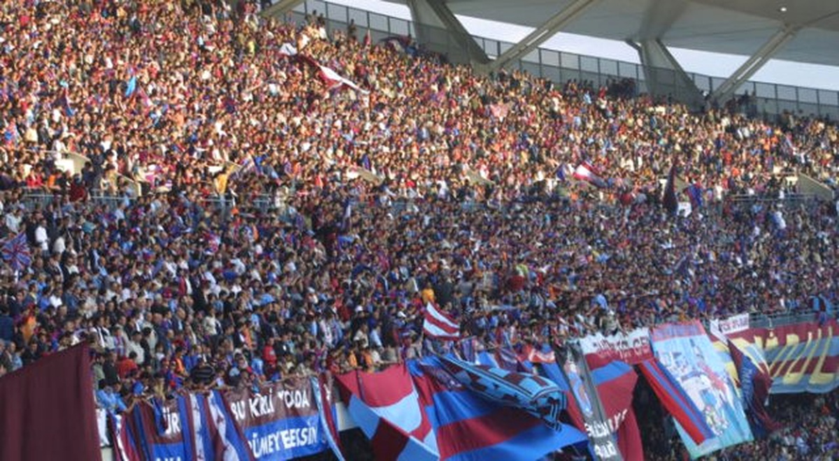 Trabzonspor Taraftarları Takıma Tepki Gösterdi