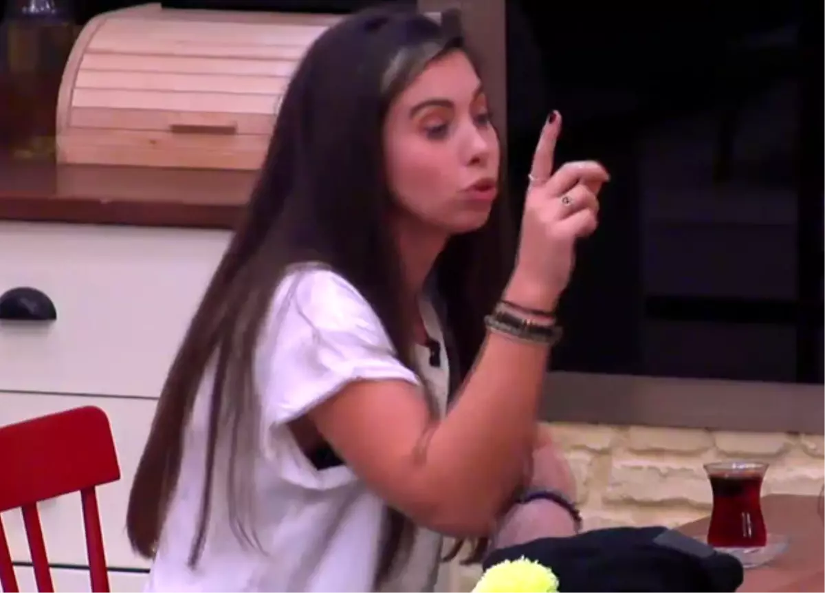 Yasemin\'in Getirdiği Haberler Kimlerin Keyfini Kaçırdı? Kızlar Evinde Yüzleşme Anı!