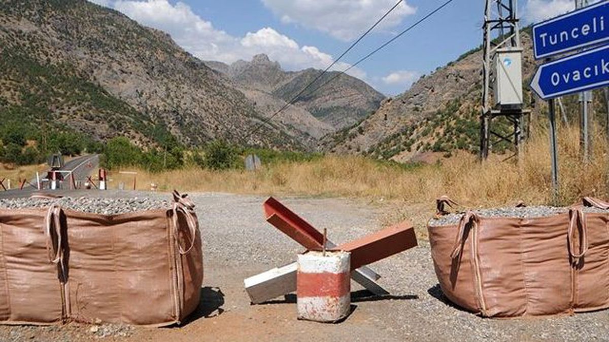 Tunceli'de Çatışma Çıktı, Ovacık Yolu Kapatıldı