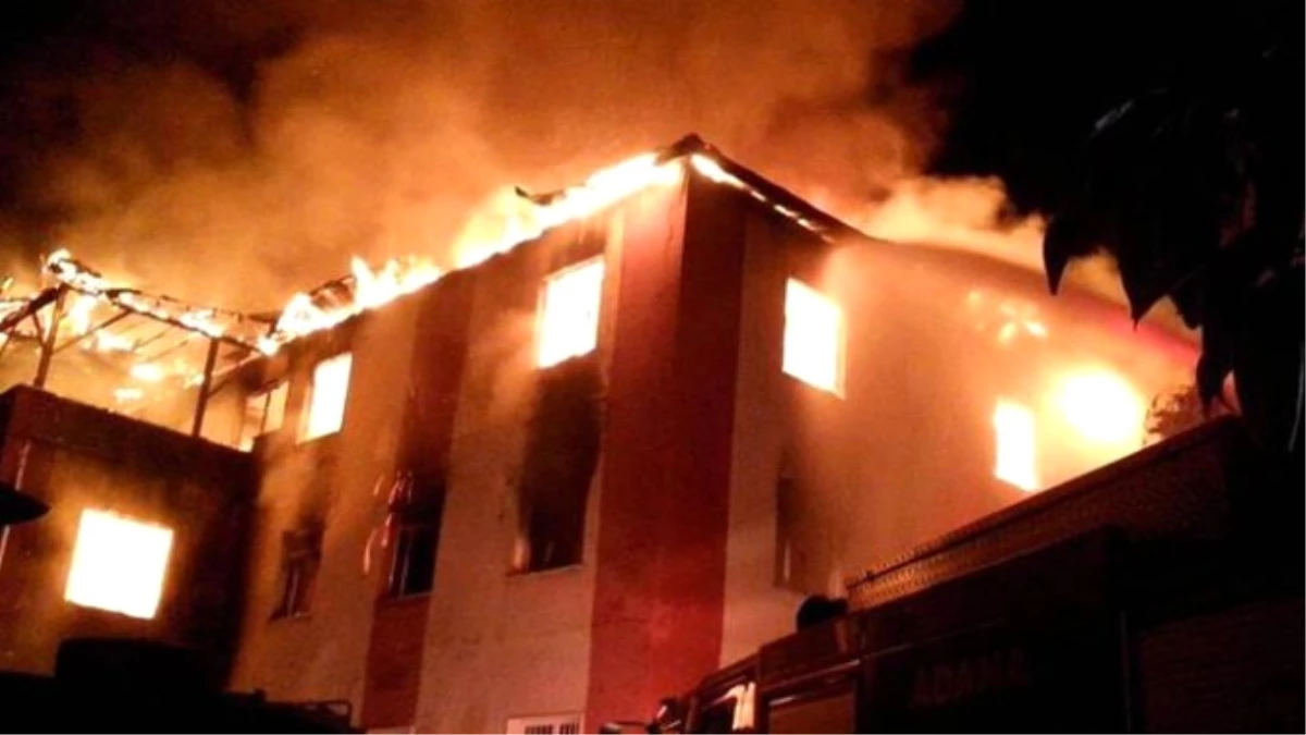Adana\'da Özel Öğrenci Yurdundaki Yangın