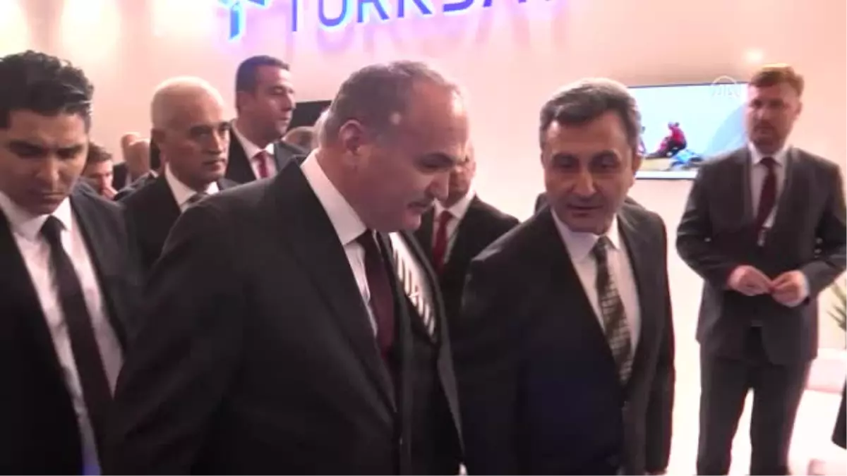 Bilim, Sanayi ve Teknoloji Bakanı Faruk Özlü, 2. Global Satshow Stantlarını Gezdi