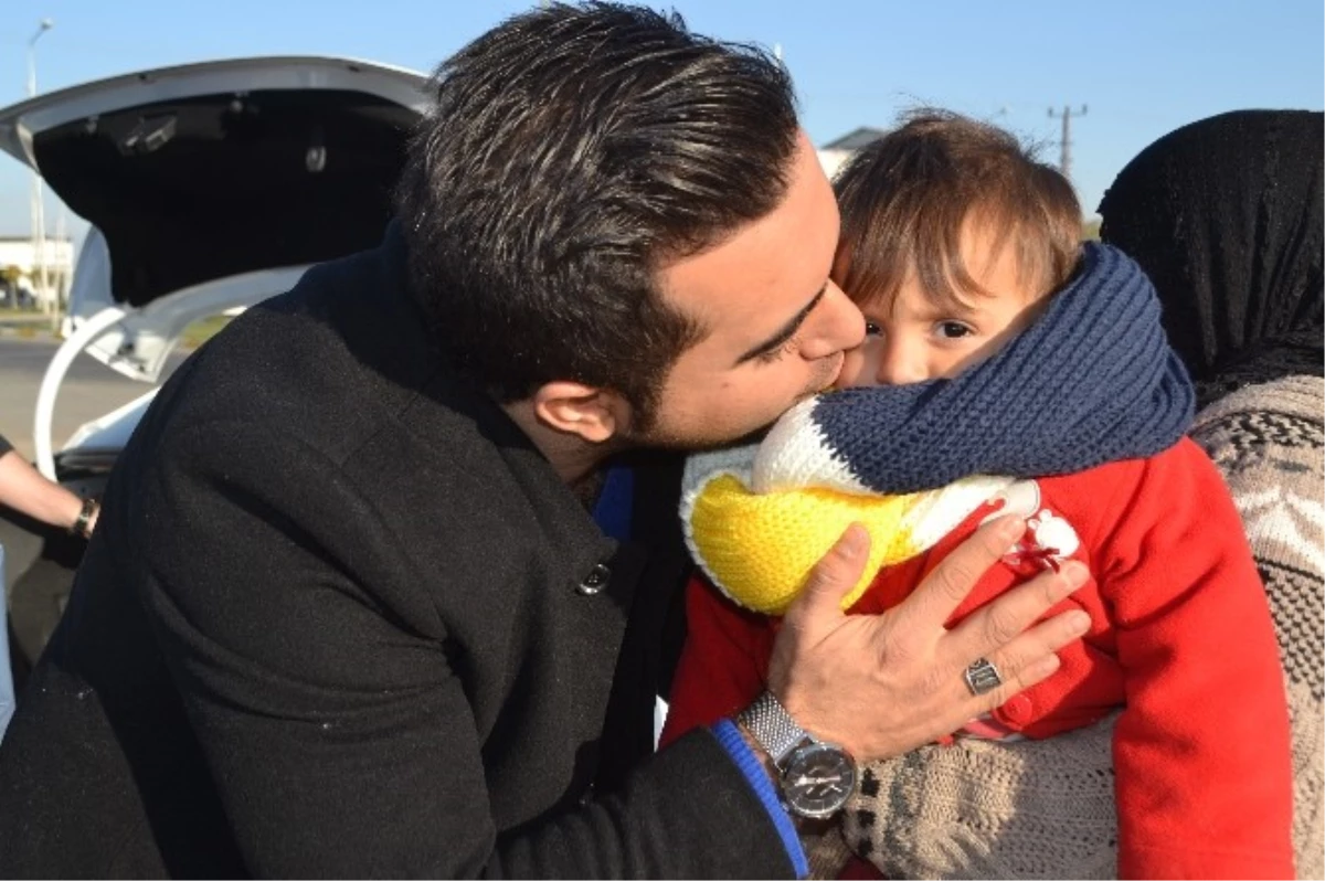 Diyarbakırlı Gençler, Sokakta Çalıştırılan Çocukları Giydirdi