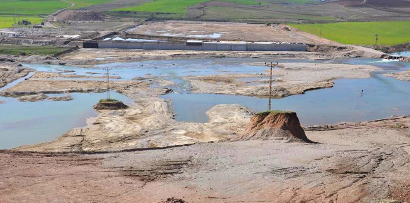 Elazığ Kanatlı Barajı\'nın Yarısı Tamamlandı