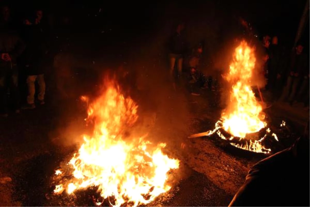 Elektrik Kesintisini Yol Kapatarak Protesto Ettiler