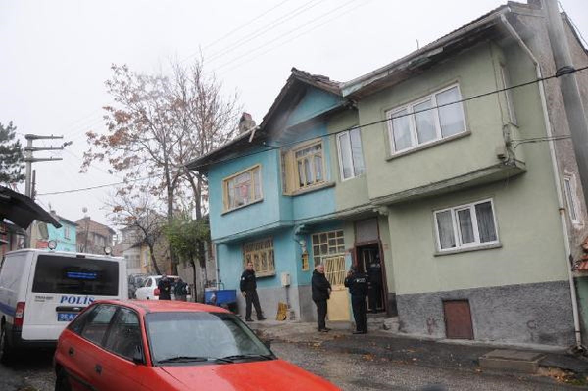 Eskişehir\'de Sobadan Zehirlenen Anne Öldü, Kızı Komada